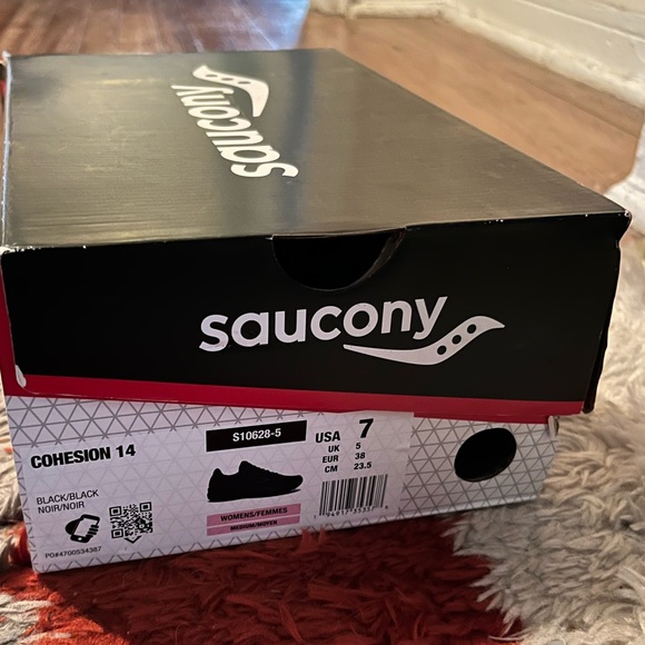 Saucony Women’s Cohesion Black Running Shoes Size 7 New In Box - Picture 2 of 5